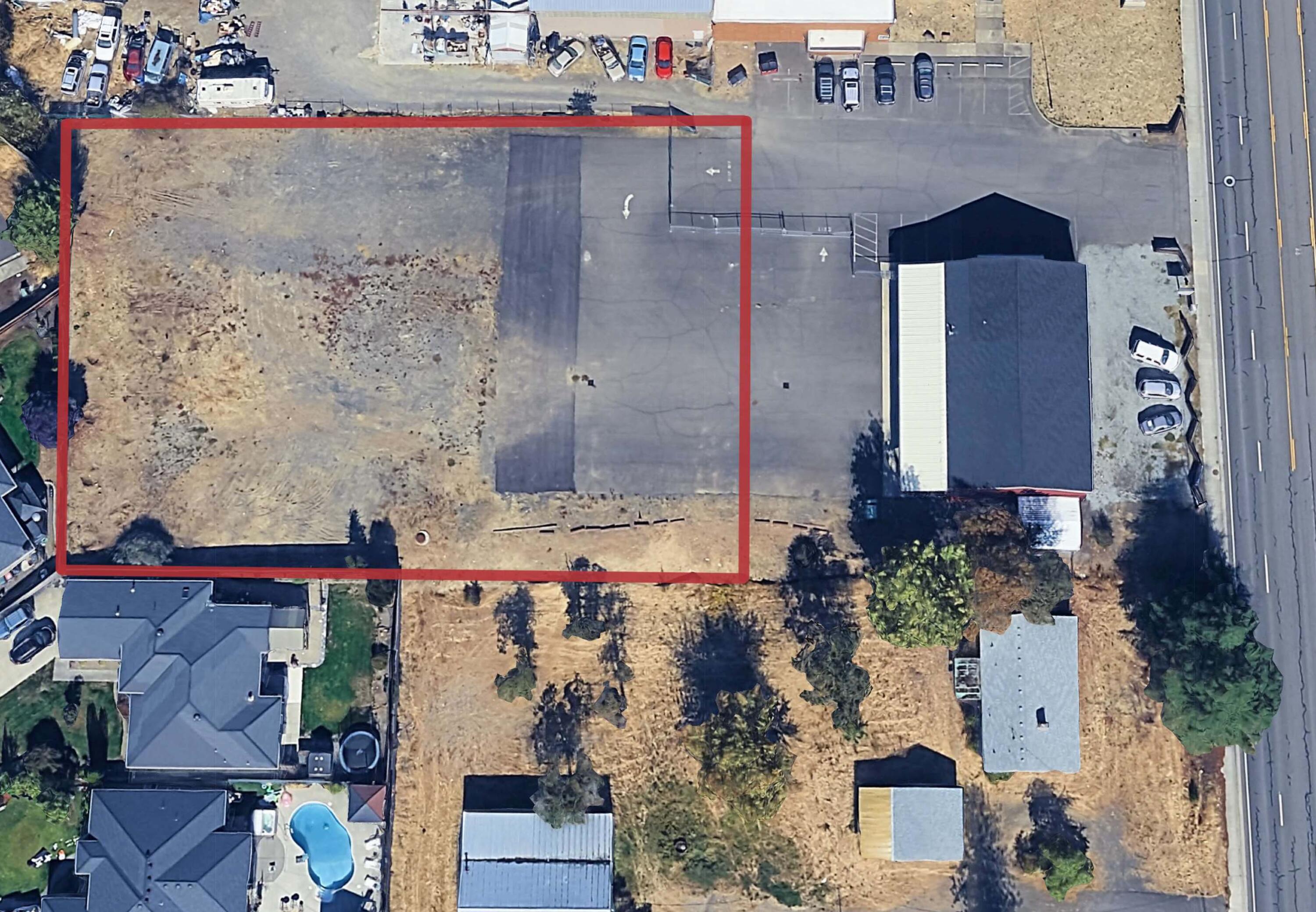 Approximately 0.90ac of improved yard space is available for lease along Table Rock Rd. The yard is fenced and includes two storage containers that can be utilized by the tenant. Landlord will also consider a build to suit at the site