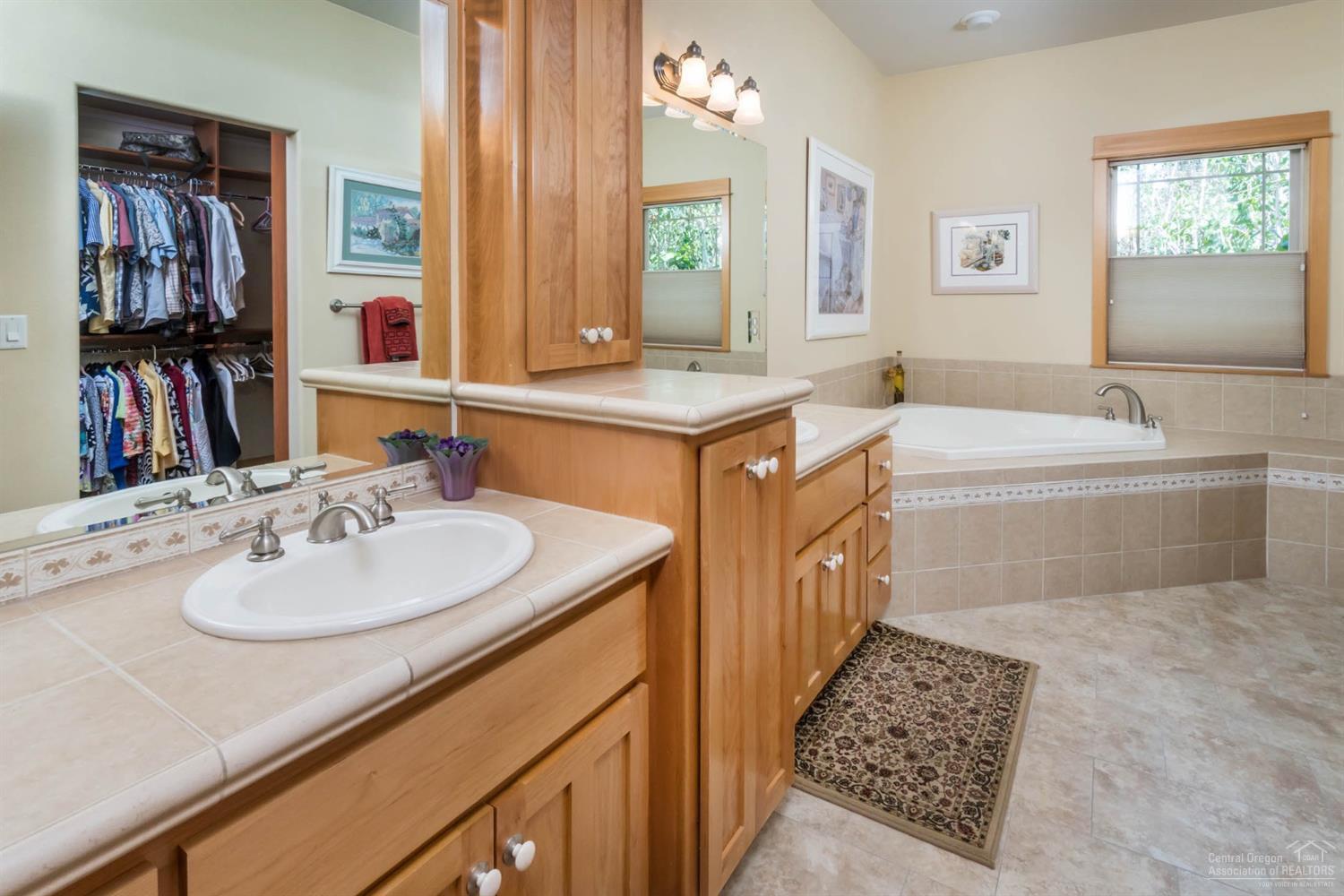 Awbrey Glen - Residential