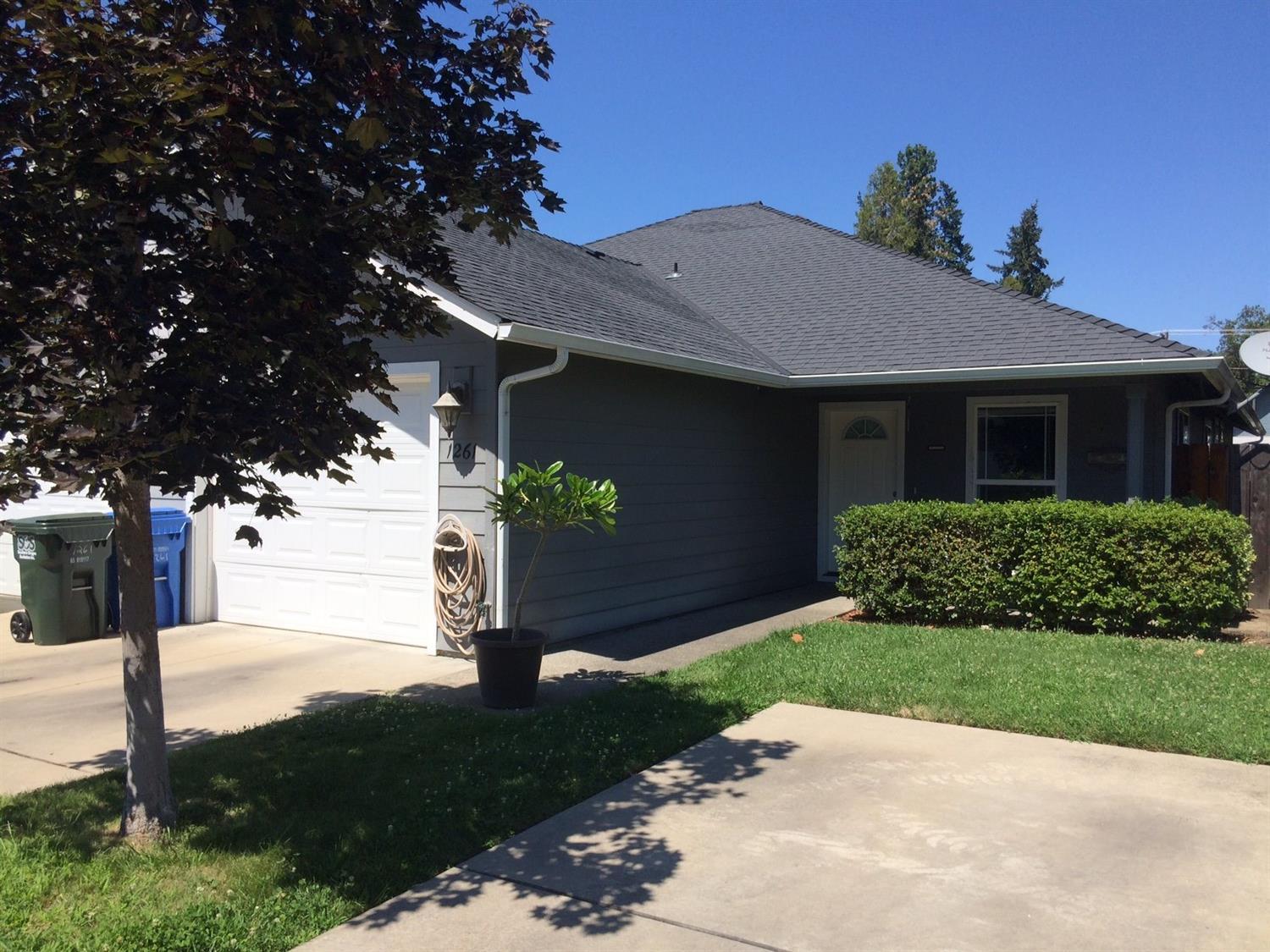 Well-built, newer units feature 2 bedroom/ 2 bath, single car garage, indoor laundry, covered patio and more. Excellent rental history, quiet location in an area of newer homes and units. City schools and services.