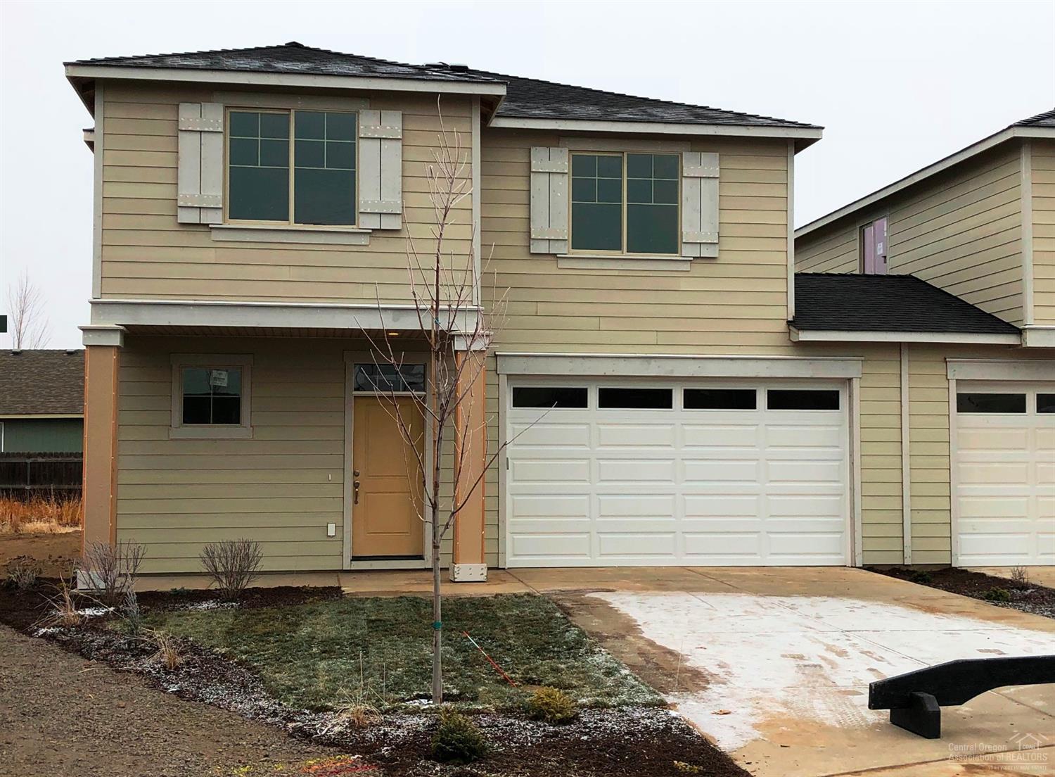 Located in NW Redmond lies this beautiful new 1,643 SF townhome by award-winning Pahlisch Homes. With quartz countertops in the kitchen & baths, under-mount sinks, laminate wood flooring & a gas fireplace, it is evident that quality finishes are used throughout. This home features 3 beds, 2.5 baths & a 2 car garage. Floor Plan: BUCKLEY 2-E-1643-2. Photos of like mofel-colors & specs vary. See for yourself why Pahlisch has won 150+ Quality & Value Awards.