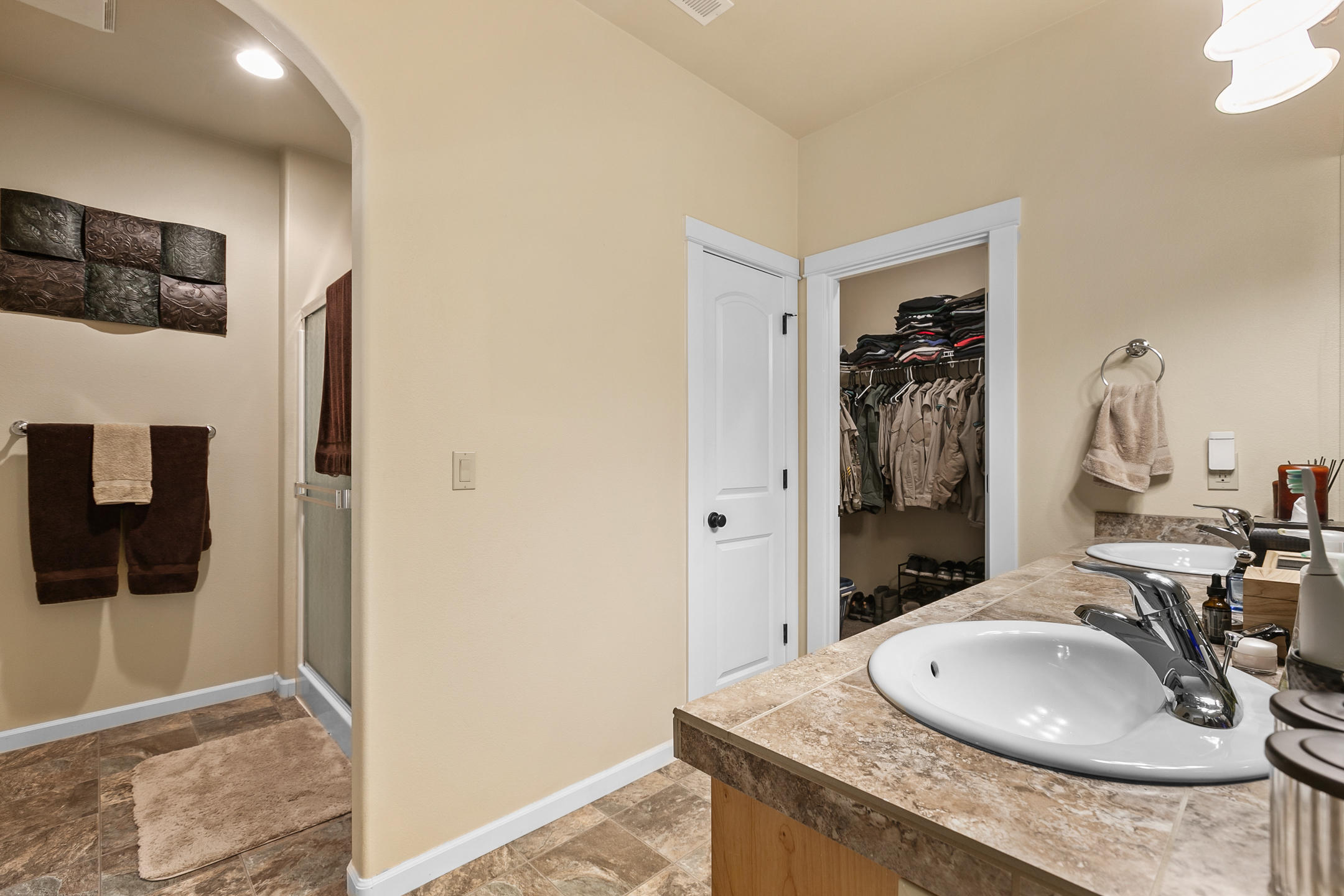 Views At Oak Tree - Residential