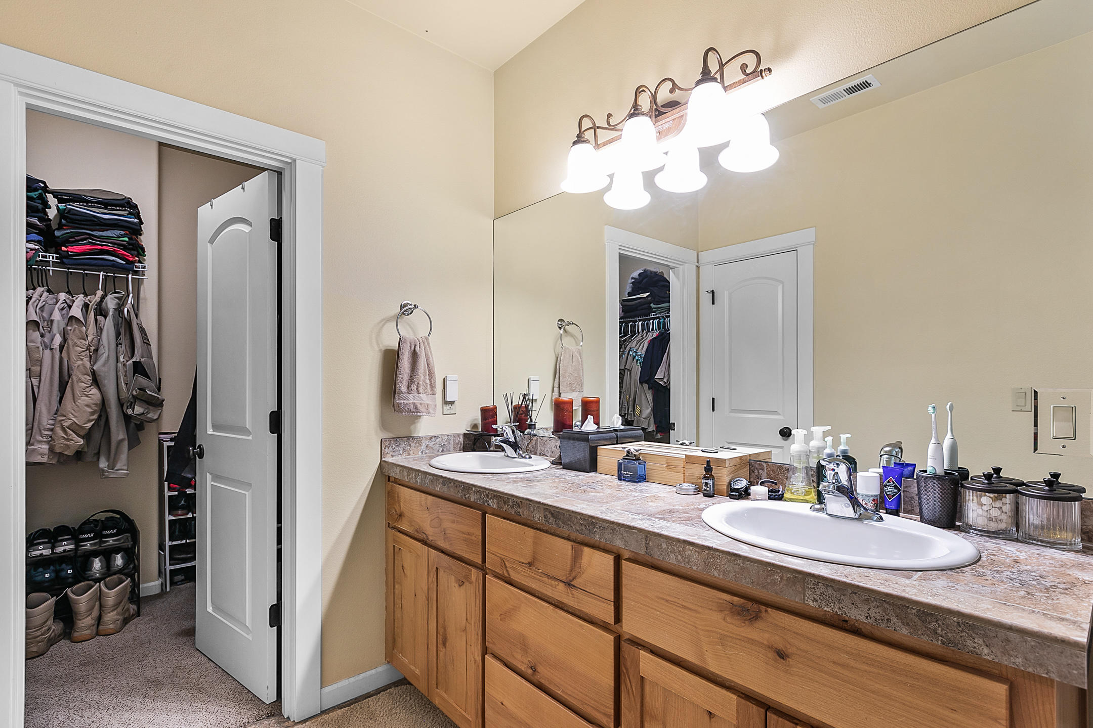 Views At Oak Tree - Residential