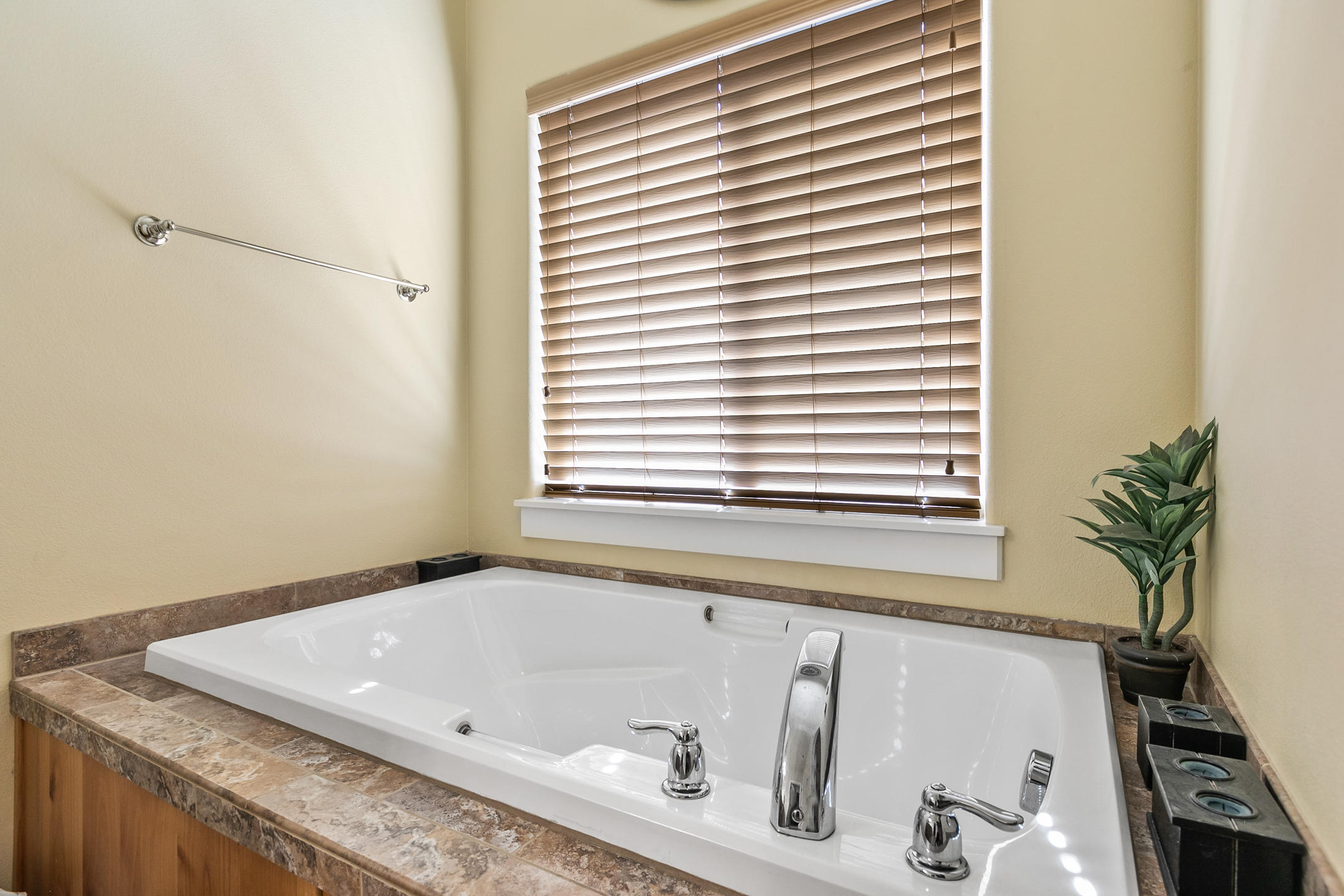 Views At Oak Tree - Residential