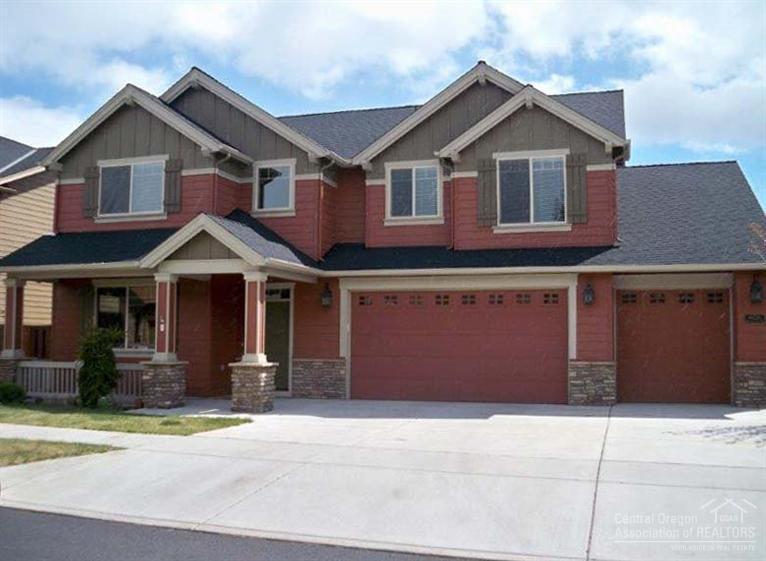 Large home in a quiet area of town close to schools and shopping. 4 bedrooms, 2.5 baths with 3054 sq.ft. of living area. Beautiful kitchen with granite counter tops. Tile floors and hardwood. Large 4 car garage. Large fenced rear yard for privacy. A must see home.