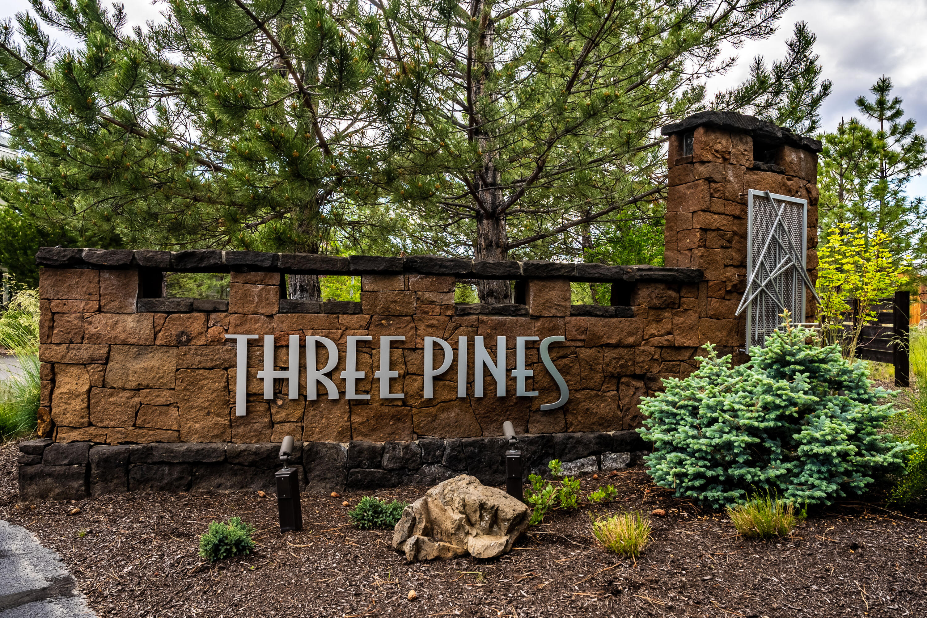 Three Pines - Residential