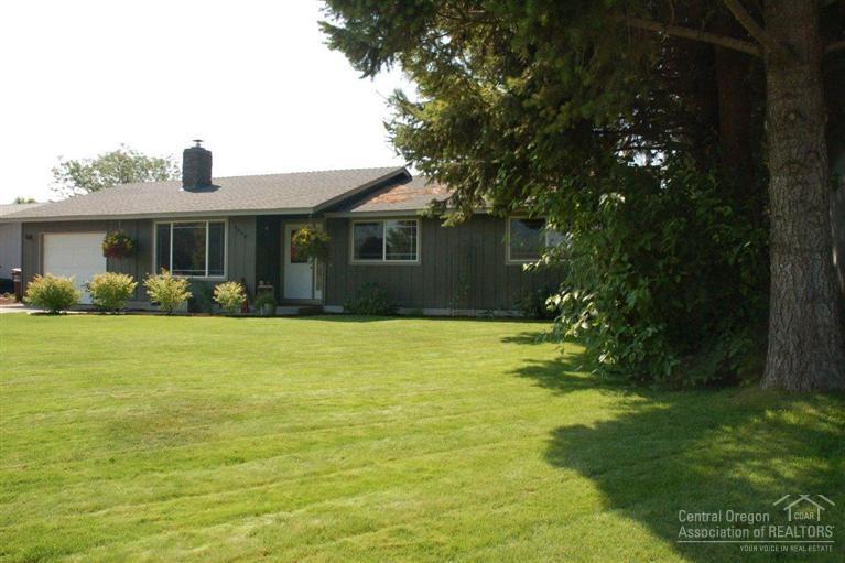 Charming home in quiet cul-de-sac. Home has been updated with new flooring, roof, windows and hickory cabinets.