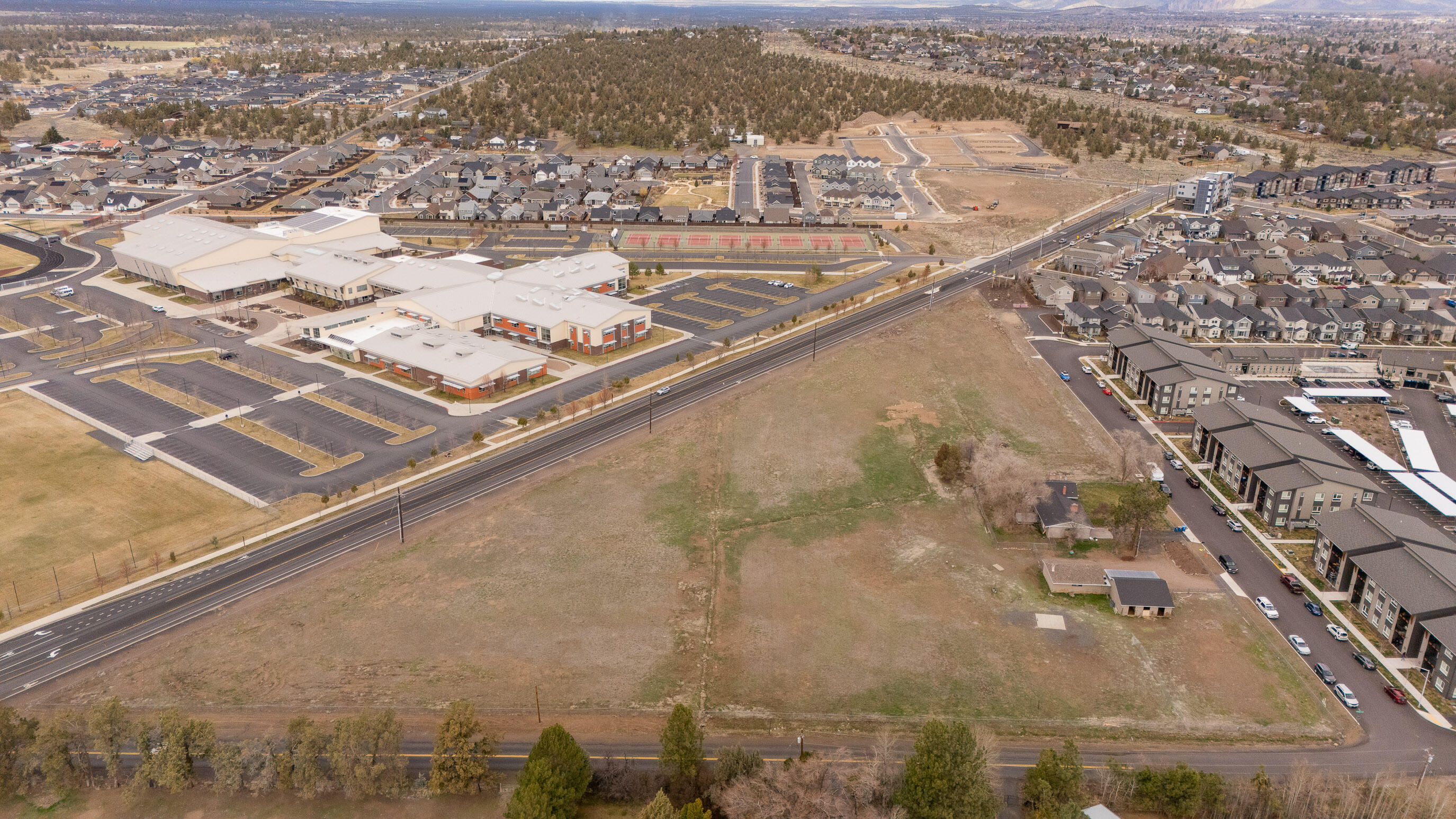 CLAR - Commercial Sale