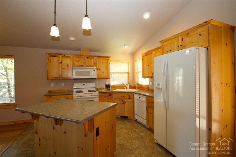 Paulina Peaks - Residential