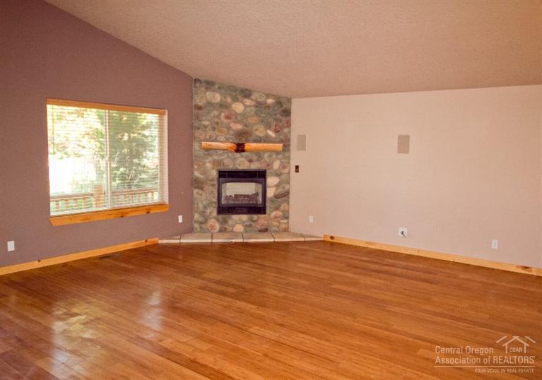 Paulina Peaks - Residential