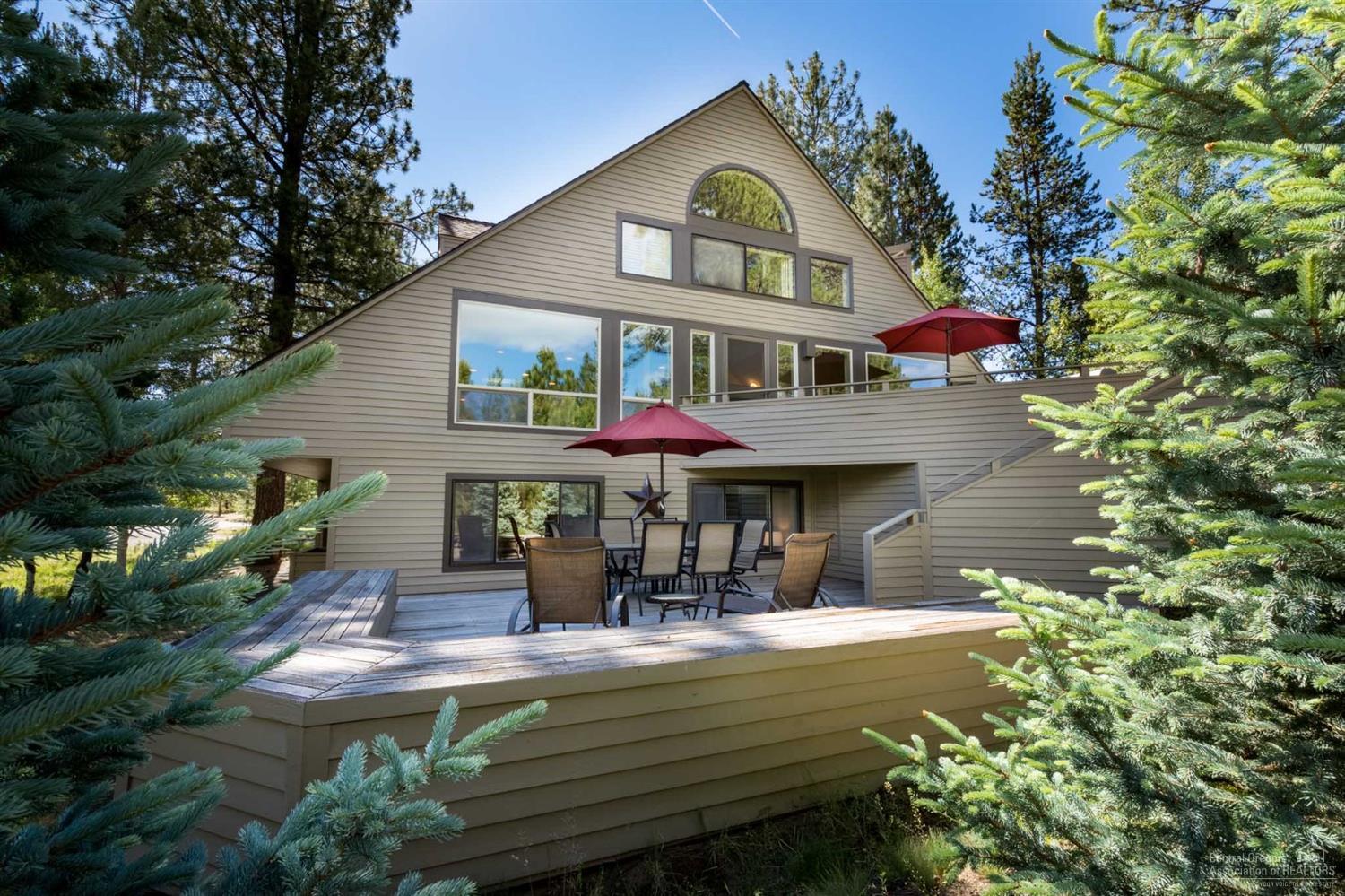 Wonderful contemporary home located at Sunriver's quiet north end. This outstanding Sunriver home has 3 bedrooms & 2.5 baths, multi-level decks with private hot tub, large private master suite, open living areas, gourmet kitchen, & tons of storage! Over 2600 feet of Sunriver magic! New: Roof - May 2018, Hot Tub - October 2016, Furnace - January 2018, Kitchen Appliances - March 2015.