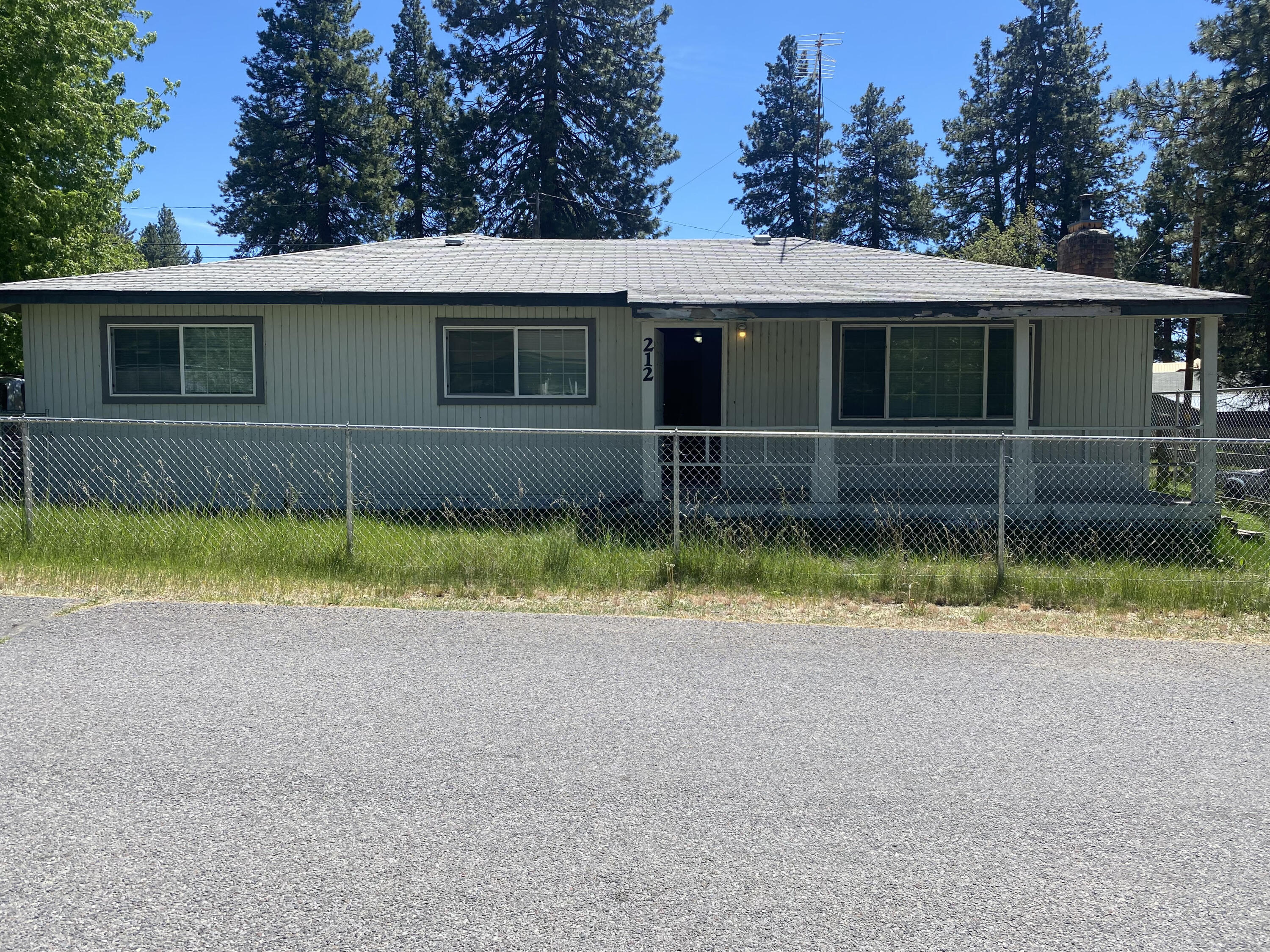 ATTENTION  INVESTORS : THIS COULD BE A GREAT FLIP ! 
4 bedroom 2 bath ranch  with 1894 SQ. FT. in the town of Chiloquin. Great floor plan. Living room has a pellet stove insert,  and dining area that is open to a spacious kitchen with lots of cabinets. Large second room that could be turned into another living area ? OR great space for a game room. This is a must see !!!