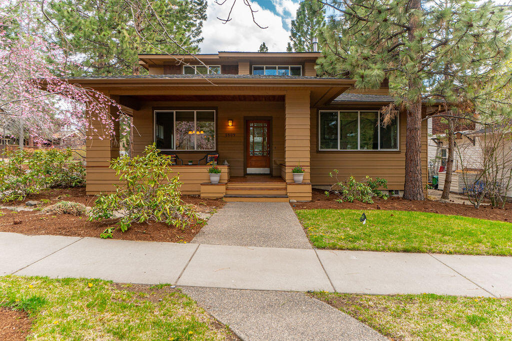 LOCATION OF A LIFETIME! Don't miss out on the opportunity to live in this idyllic location in Northwest Crossing! Beautiful Prairie style Palmer Custom Homes, sits on a spacious corner lot across street from Lewis & Clark Park, The Montessori Center,1 block from High Lakes Elementary, and just a few streets from the center of Northwest Crossing's restaurants, shops and events. This light and bright 3-bedroom, 3 full bathroom home features a front room that is perfect as an office with French doors, fireplace, and view of the park. Formal front dining room is separate from kitchen and great room. Kitchen features Paperstone solid countertops, madrone wood island countertop, and a custom pull out breakfast table that makes for cozy early morning breakfasts and spacious evening gatherings. Back yard has full fencing, mature landscaping, paved patio, and private fenced area that is plumbed for hot tub. Make this house your home and live the quintessential Northwest Crossing life!