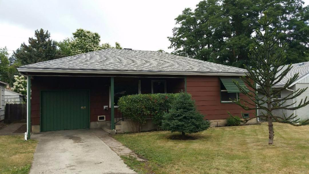 Charming 2bd/1ba cottage on a quiet street within one block of large City park and golf course. Hardwood floors, large fenced backyard with patio and alley access.
