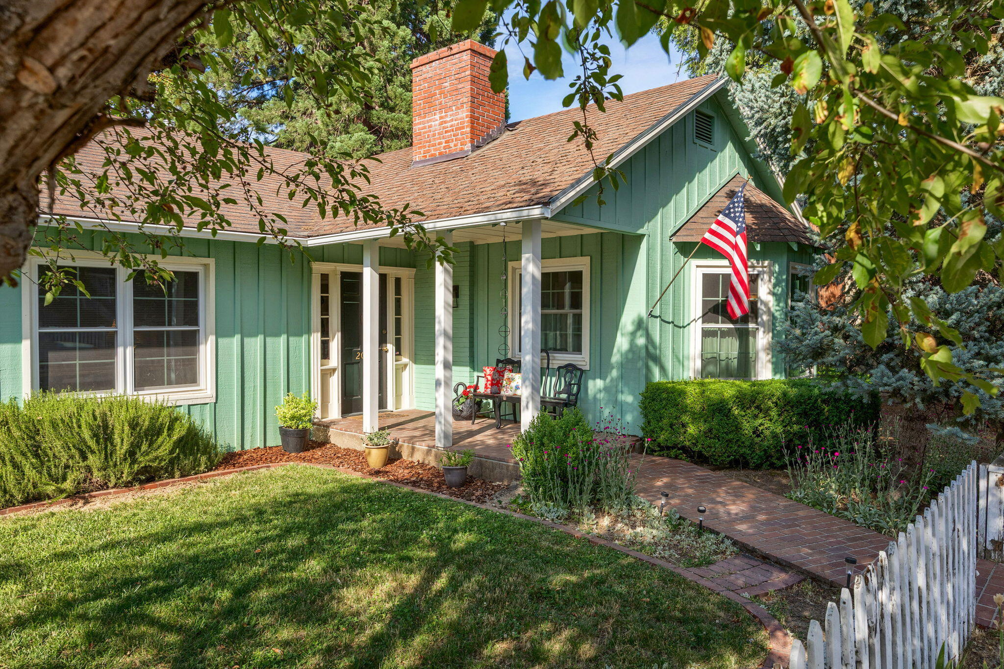 RARE OPPORTUNITY! Residence, Commercial Bldg & Apartment in Historic Core District.  2 blocks to downtown. Activities & conveniences just outside your front door. Privacy & serenity in your large, secluded backyard. Plus 2 money-making properties included!
Residence is one story historic property. 3 areas off entry. Privacy doors open to 1) office, 2) open concept kitchen/dining rooms w/ good storage & counter space, & 3) large living room w/ French doors open to brick terrace & patios. Perfect for entertaining inside & out! Mature landscaping. Big redwood. 1,698 sf.
Commercial bldg, built in 2015, is 2 story. Leased to salon. Garage of salon not leased & could be additional income. 2,328 sf w/ approx. 660 sf used as garage.
Apartment, built in 2015, is above the garage attached to the residence. The downstairs of this bldg is a tandem 2 car garage & studio w ½ bath. 532 sf apt. w/ 777 sf garage/studio.
Possibilities are endless! Mixed use zoning. Historic Jacksonville!