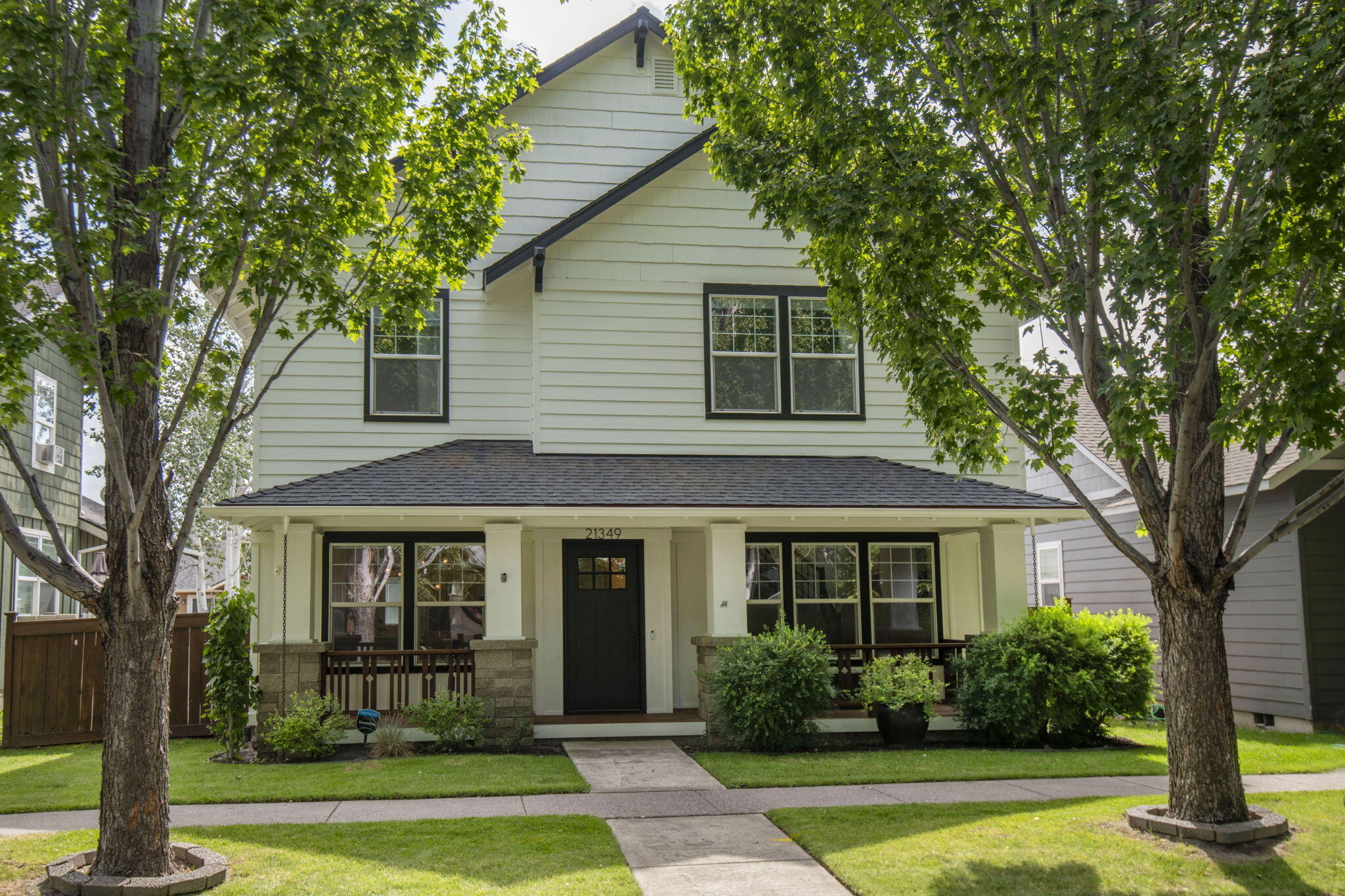 Completely remodeled Craftsman home in the tree-lined streets of Oakview!  All new exterior paint, Luxury Plank flooring, white cabinetry, farmhouse sink, quartz counters, stainless appliances, carpet, furnace, air conditioner, interior paint, light fixtures, and so much more!
Two large bonus rooms ( 1 could be a 4th bedroom), updated bathrooms, covered front patio for early moring coffee, and low maintenance back yard that is fenced  with new trex type decking!  Don't miss this one and it is close to shopping, schools, and medical facilities.