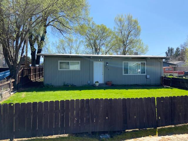 Built in 1962, this 2 bedrooms, 1 bathrooms Single Family property at 158 De Hague Rd, Medford, OR 97501 is approximately 912 square feet.