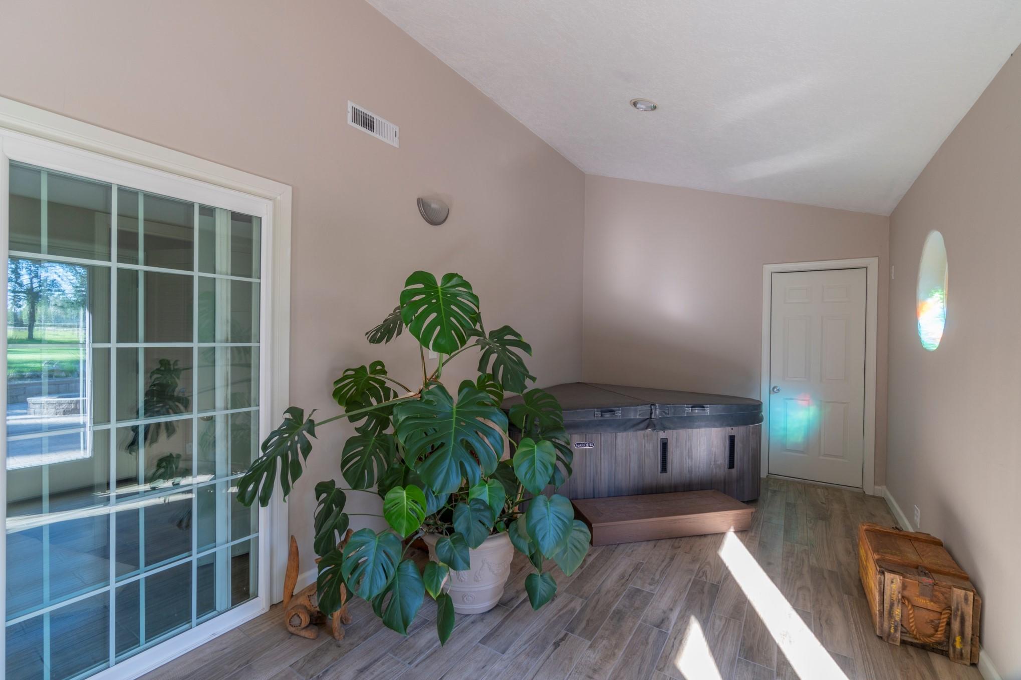 Horseshoe Acres - Residential