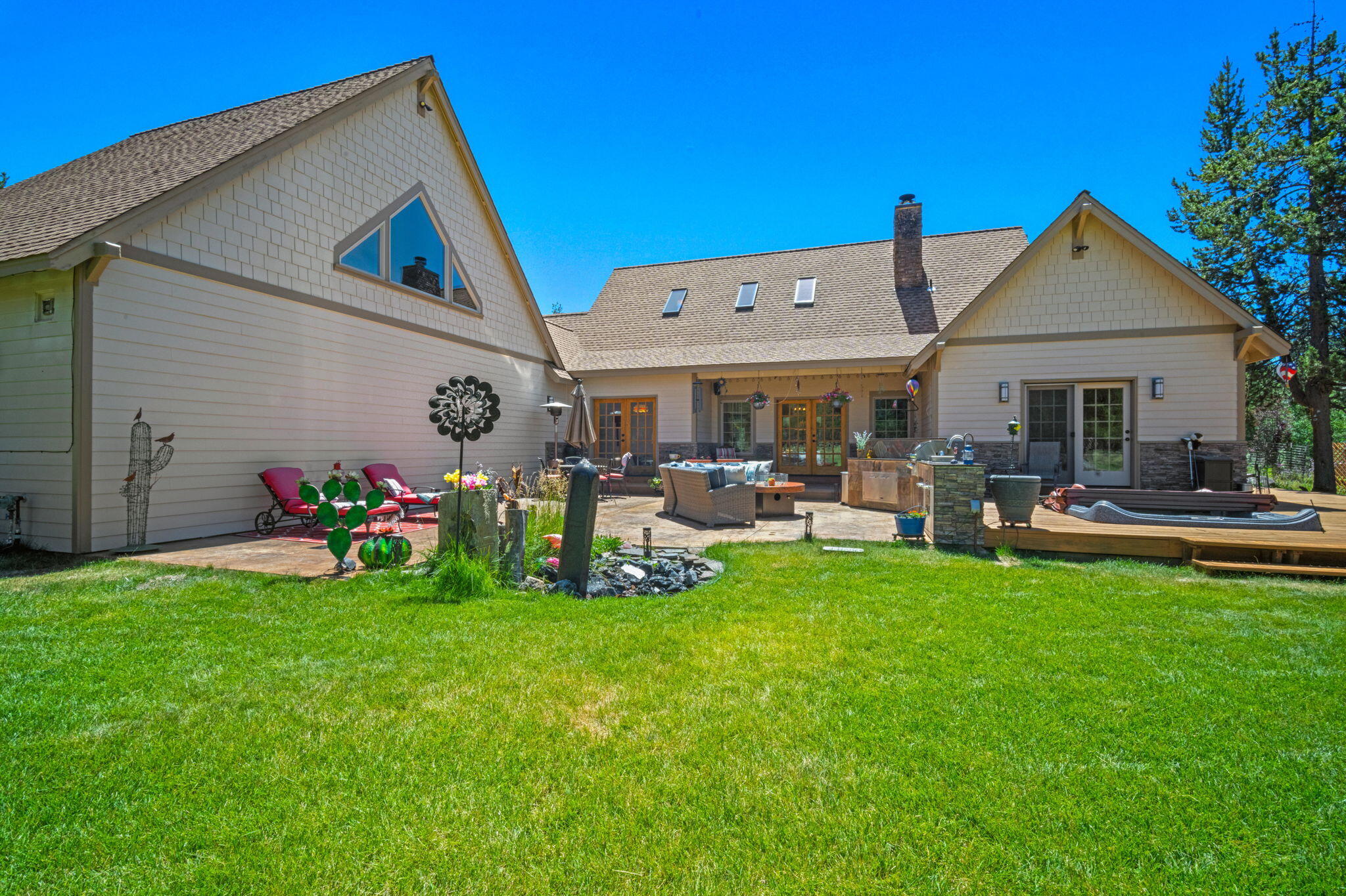 Pinewood Country Est - Residential