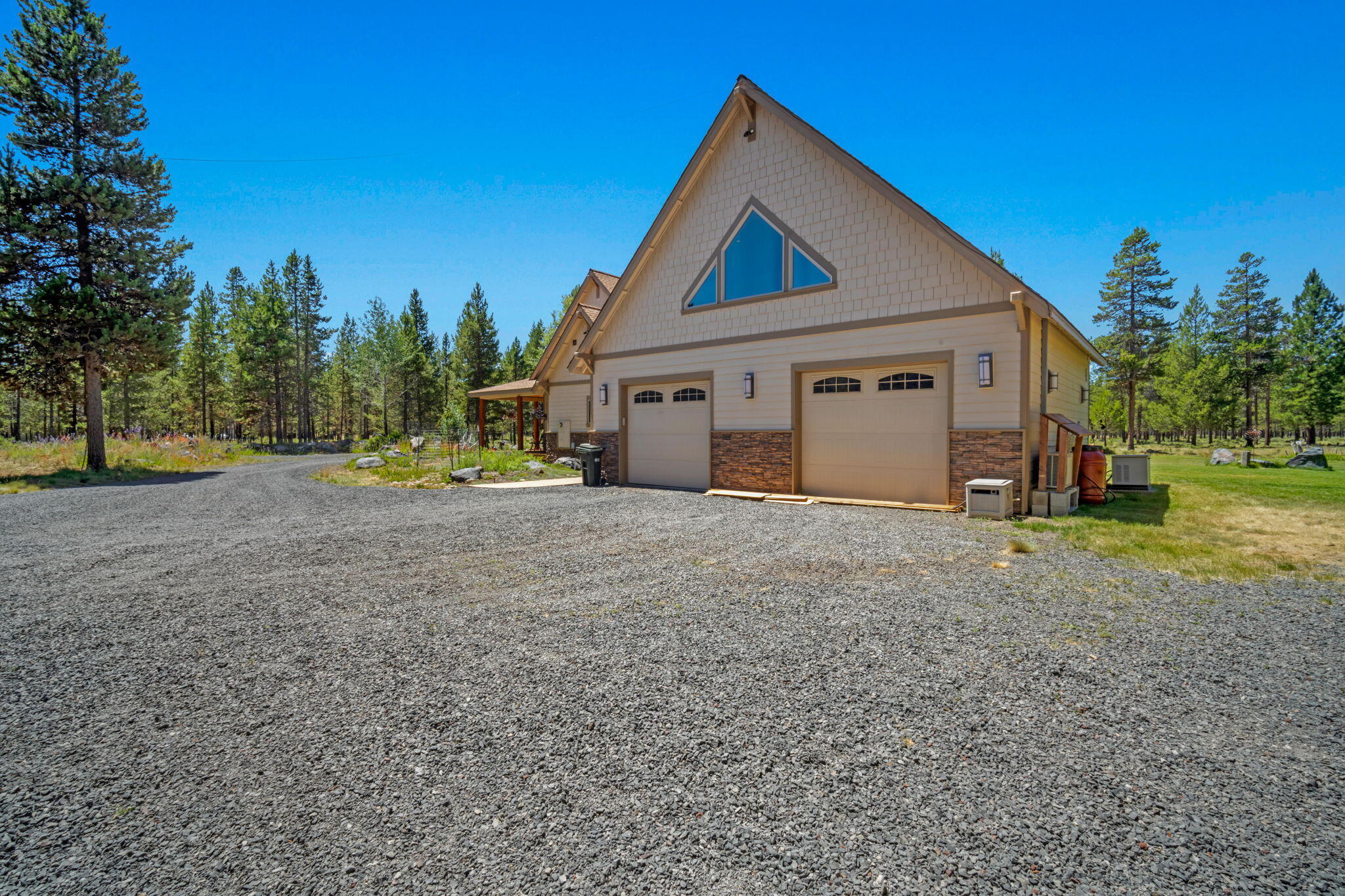 Pinewood Country Est - Residential