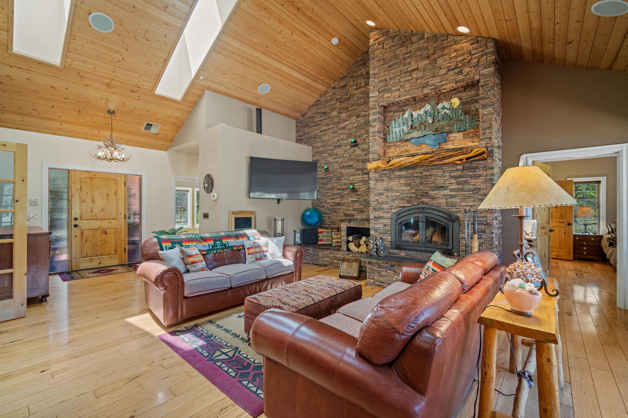 Pinewood Country Est - Residential