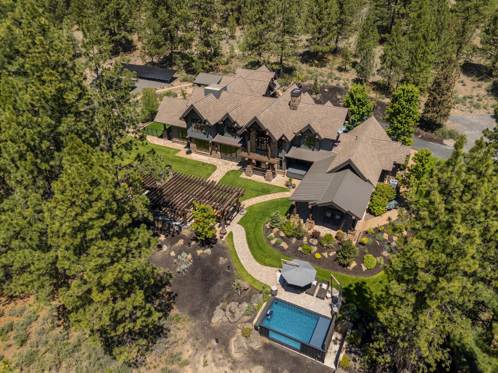 The Highlands at Broken Top - Residential