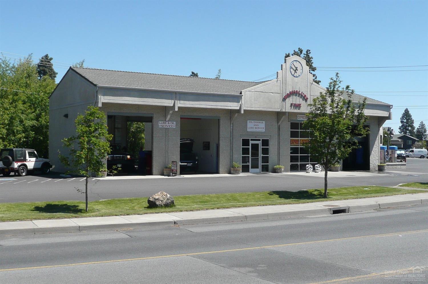 Outstanding visibility with exceptional traffic counts! Property has no UIC's and is DEQ approved. Car wash components produce over $109K in gross receipts alone. Owner trying to secure new tenant to replace existing lube operation. Property will be income producing at acquisition.