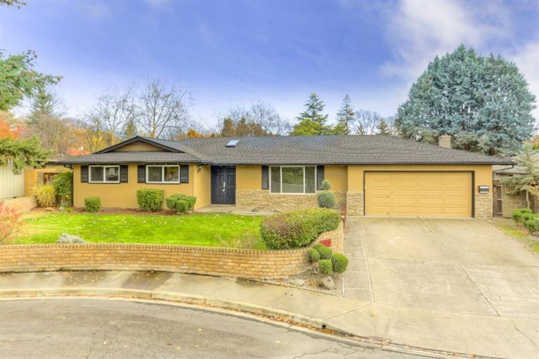 Newly freshened 5 bedroom, 2 bath on a quiet, Old East Medford cul-de-sac! Single level living, large lot, in-ground pool, large patio area, directly across from a private neighborhood park area and around the corner from Hoover Elementary School. Large master with newly updated bath. Newer Hybrid H/A system and duct work, newer double paned windows, new roof in 2014, new carpet, interior and exterior paint. Family room w/fireplace, living room, large dining area and a convenient kitchen with eating bar. Fabulous location near shopping, Rogue Regional Hospital, St Mary's High School and freeway access.