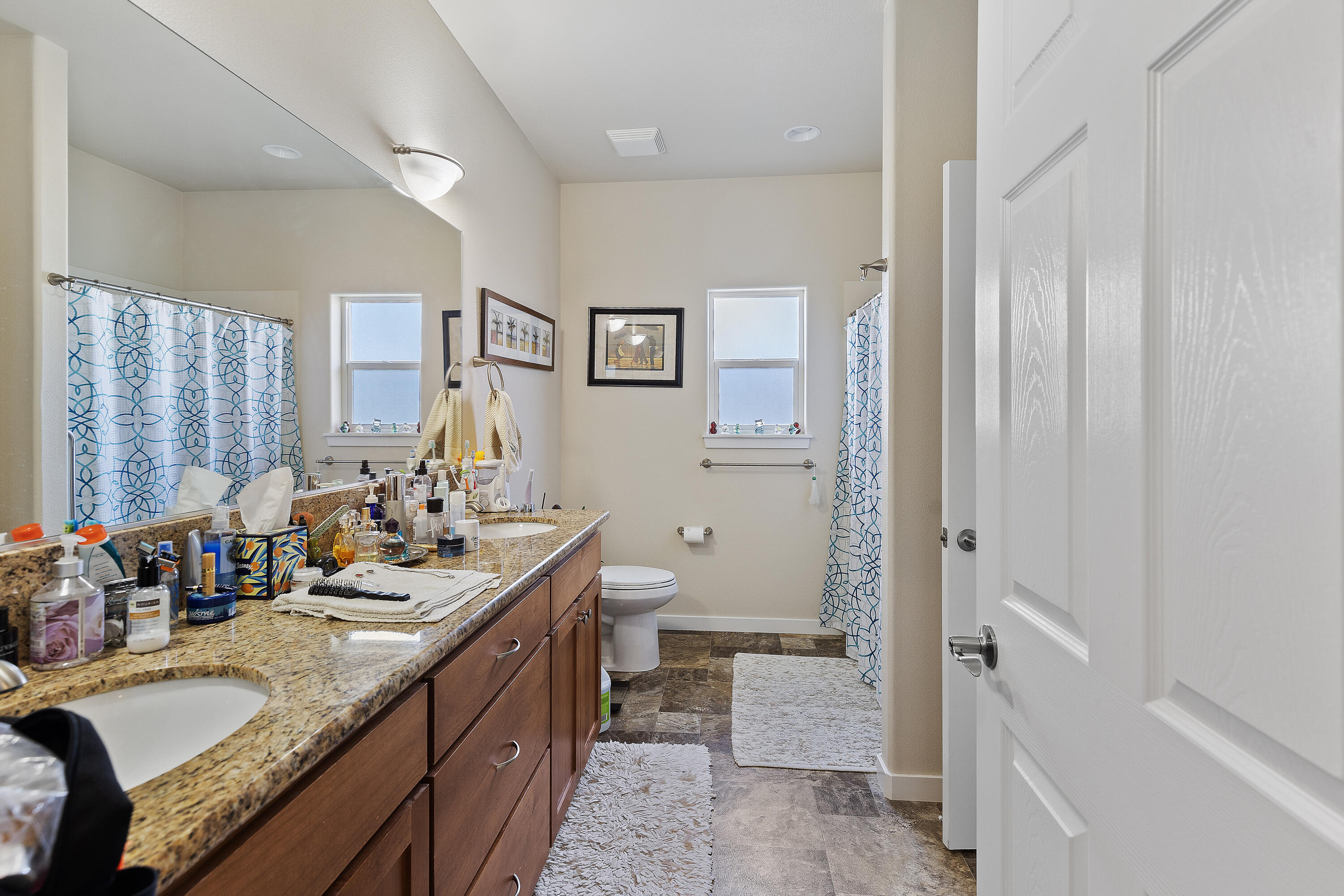 Kinsington Court Condominiums - Residential