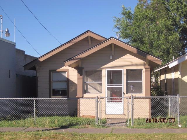 Great little starter home or investment property. 2 bedrooms, 1 bathroom, about 824 square feet. Vinyl and carpet flooring, gas wall heat, and laundry room. Enclosed front porch, off street parking through alley access, and partially fenced yard. Located close to OIT, Hospital, and downtown. A little TLC and this home will be like new again.