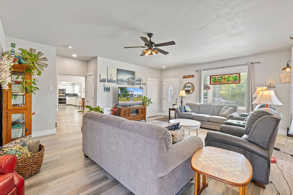 Loma Vista - Residential
