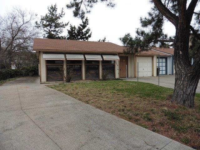 Great zero lot line home located close to services in East Medford. Offers RV parking, a single car attached garage and covered patio in back. Large living room with a wall of windows and a bright kitchen and good sized laundry room. 2 bedroom 1.5 bathrooms and lots of potential.