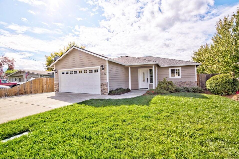 Beautiful, well-maintained home, convenient to work and shopping. Nice-sized kitchen with generous cabinetry and attractive tiled floor. Kitchen looks over breakfast bar into living area with architecturally attractive ceiling work. Master suite is large, with sliding doors providing access to a sunny patio. Both bathrooms feature tiled flooring. Low-maintenance grounds. Located on a low-traffic non-through street.