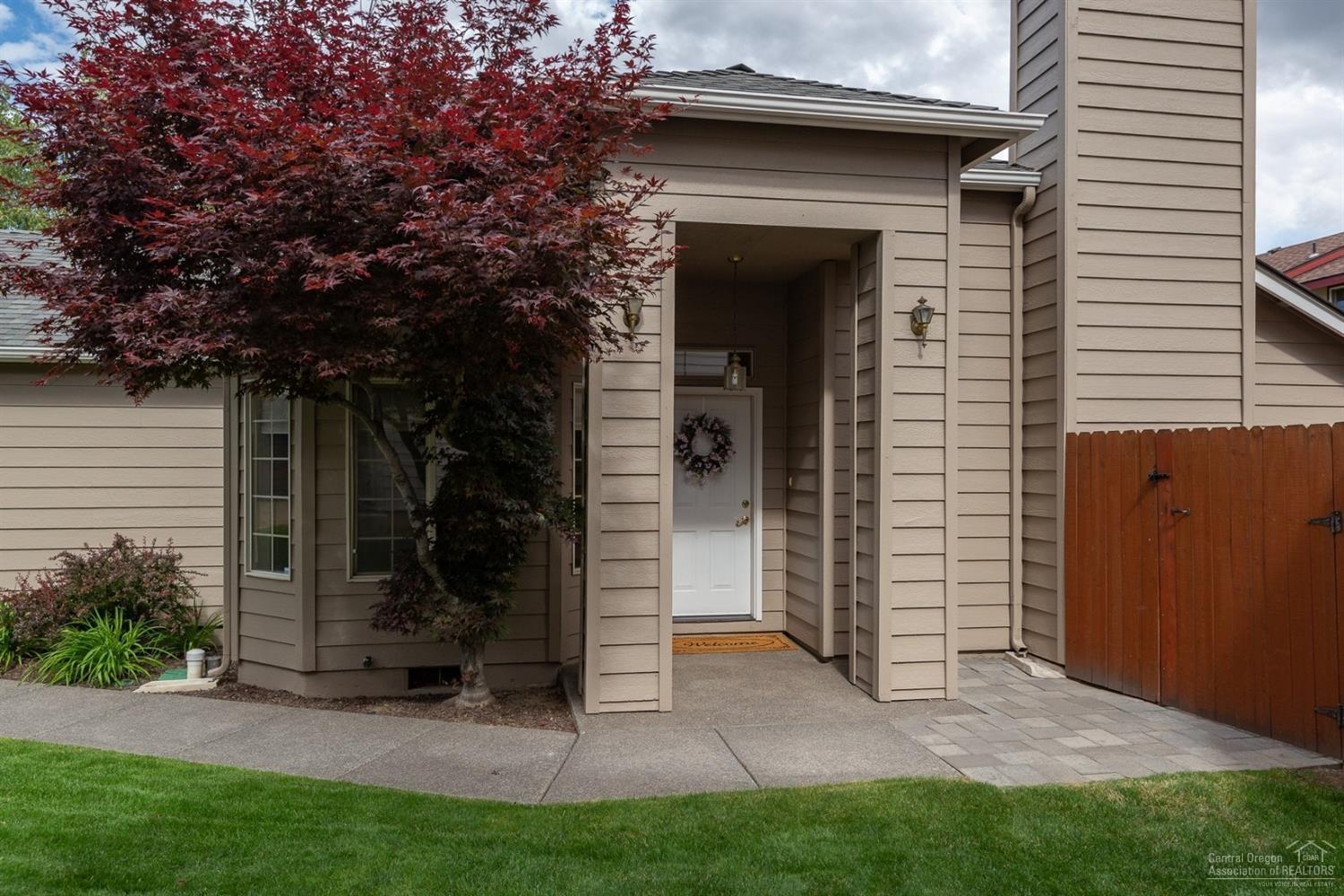 Look no further, here is the perfect, easy maintenance, single story home to call your own! Centrally located close to shopping and medical facilities. Large master suite with spacious walk in closet and access to the back patio. Second bedroom and full bath plus a good sized den makes a great flex space. Light and bright kitchen and dining area. This home boasts a new roof, new hot water heater and paint, spacious 2 car garage. Fully fenced backyard and patio!