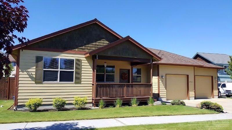 Single level fully leased duplex. Recently remodeled. New laminate flooring, carpet, counter tops, granite sinks, all new stainless appliances, window blinds, stained fencing, paint, and landscaping. Both units with large master suites, extensive storage throughout, laundry room. Both have tandem garages, large fenced lots, with private entrance to each unit. Strong rents.