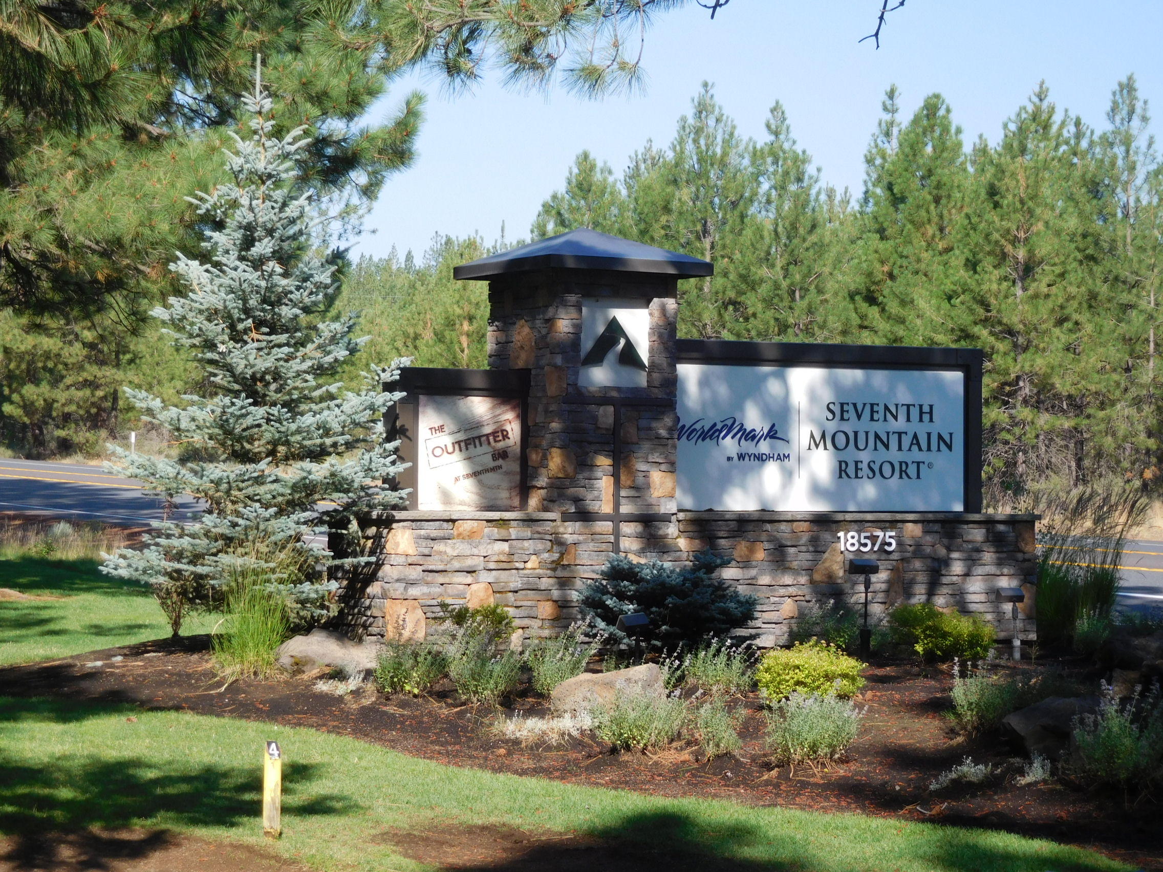 Year round vacation and recreation luxury just minutes from downtown Bend. Inn at the Seventh Mountain offers spring, summer and fall hiking, river rafting, horseback rides, tennis and golf. Winter activities include alpine and cross country ski days at nearby at Mt. Bachelor. Ice skating is available at the rink located on the grounds. The heated pool is available year round. Gourmet and casual restaurants at the Inn or the varied cuisine of downtown Bend is just a short drive away. #1723/#1724 can sleep 6 or the one bedroom, 2 bath unit can be separated with a lock-off option. Property is in the Worldmark rental program and financials are available with signed confidentiality agreement.