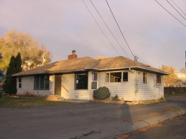 Peaceful Setting Near The End Of A Dead-end Street With Lots Of Paved Parking. This One Is A Diamond In The Rough! Large Bedrooms, Two Of Which Have Ceiling Fans. Rock Wall Fireplace In Living Room For Those Cold Nights! Lots Of Built-ins And Storage. Oversized 2 Car Carport Could Easily Become A Garage. Some Interior Updating Started. Great Home At This Price!This Is A Fannie Mae Home Path Property. Seller Has Requested That All Offers Be Made Directly Through The Homepath.Com Website. Only Realtors Are Eligible To Submit Offers. All Information Contained In The Mls Data Sheet Was Gathered From Public Sources. The Buyer Will Be Solely Responsible For Determining The Accuracy Before Relying Upon This Information