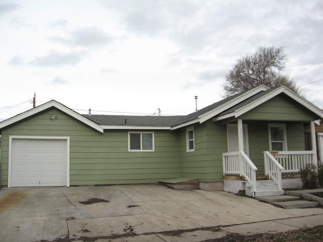 Like New Home. This 2 Bedroom 1 Bath Home Has Been Updated Thruout. Newly Paint On Inside And Out. Updated Appliances. Very Nice Oak Cabinetry. New Flooring. Newer Gas Furnace And Water Heater. Has Beautiful And Large Back Yard. Good Parking Including A Finished Garage. This Home Is In Move In Condition.