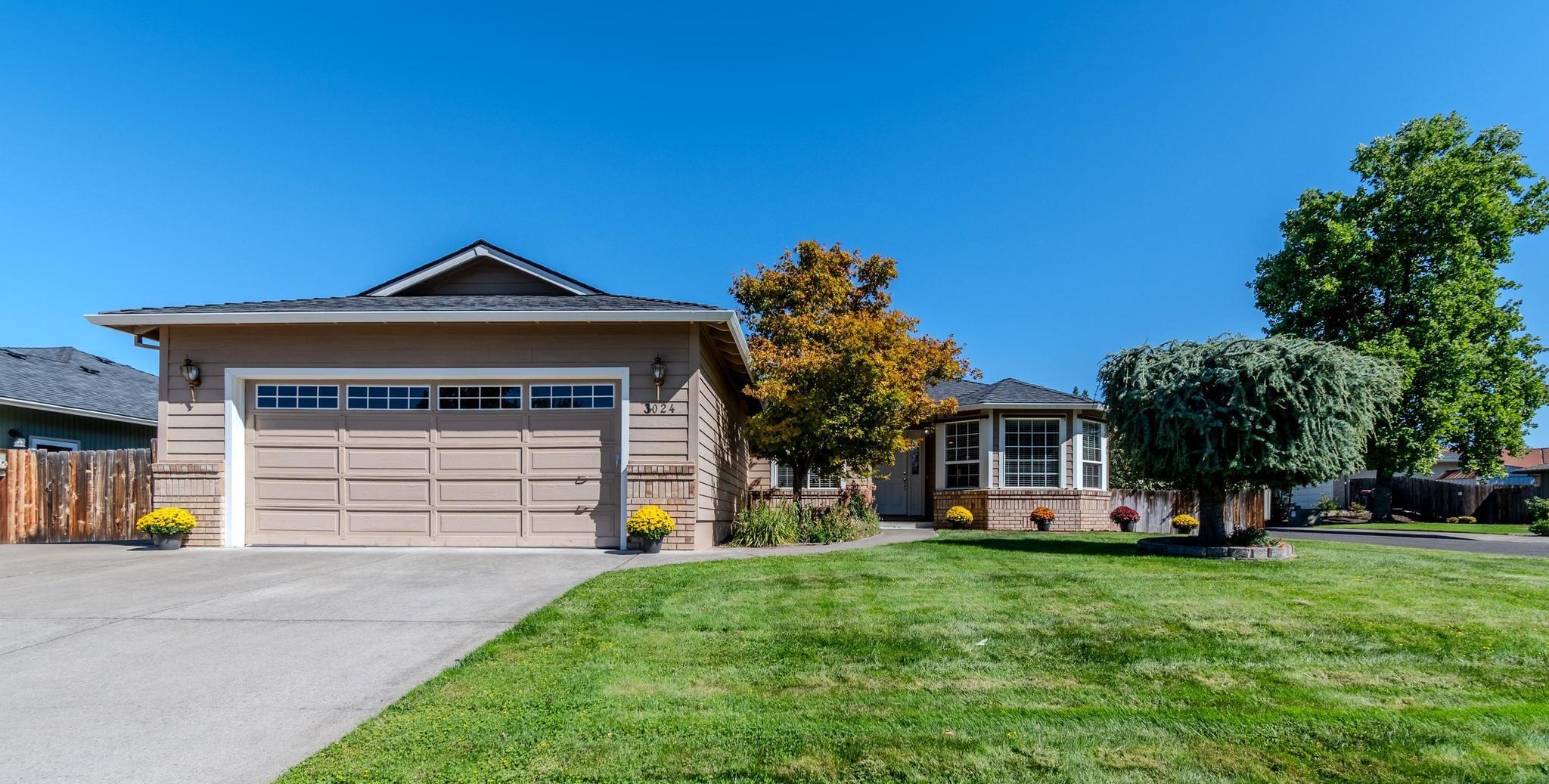 Welcome home to this well maintained home on a corner lot in a cul de sac. Beautiful hardwood flooring greets you upon entry and extends through the living room & hallway. Abundant natural light abounds from the many windows which have views of Roxy Ann. The kitchen has appliances that were all updated in 2024, new paint on the cabinets, and Corian counter tops. Other updates include the air conditioning & furnace (December 2023), granite in both bathrooms, and all new sprinklers in the front lawn (2024). RV parking and an easy to maintain yard complete this wonderful home. Seller is a licensed broker in the state of Oregon.