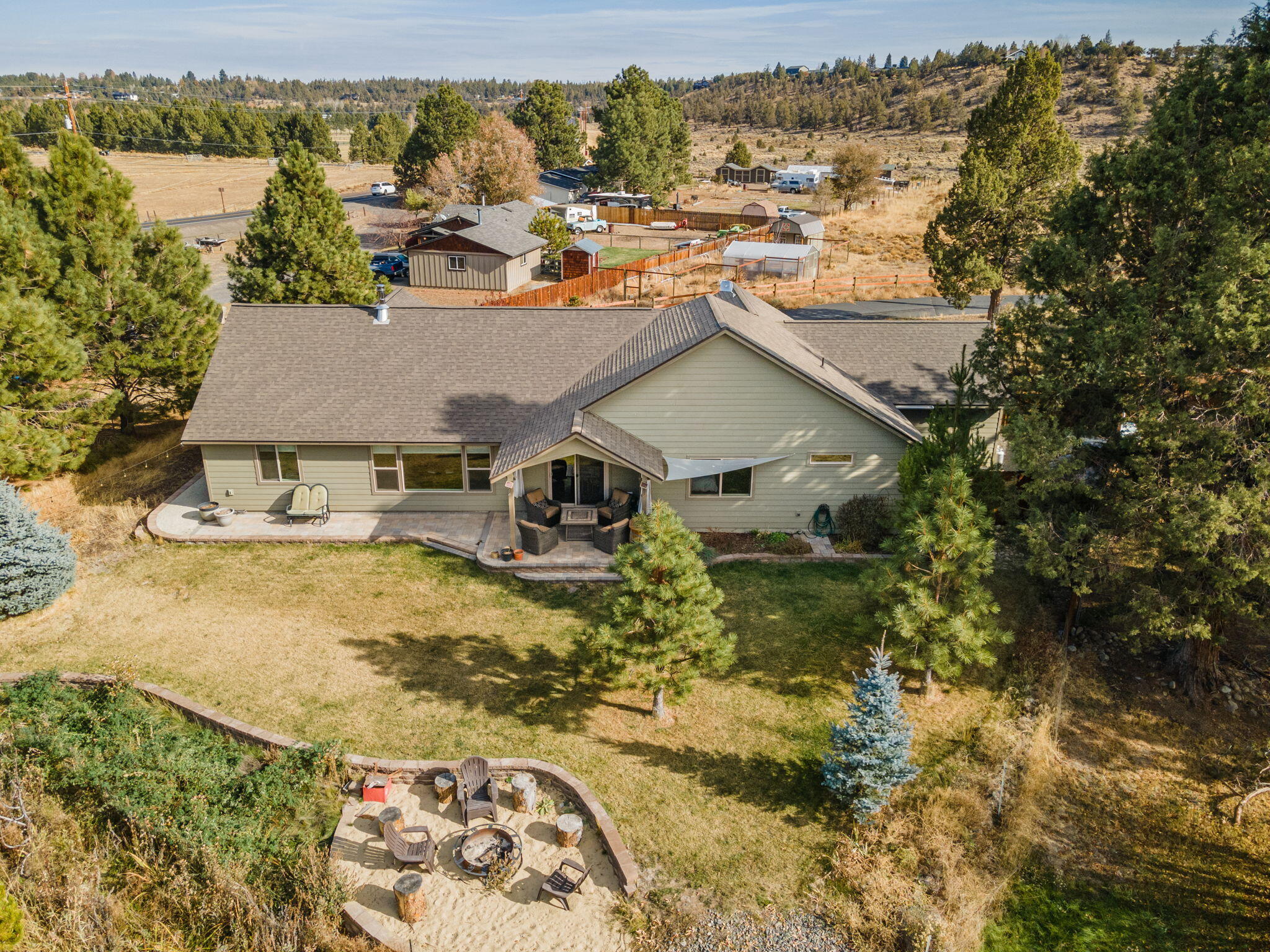 Townsite Of Laidlaw - Residential