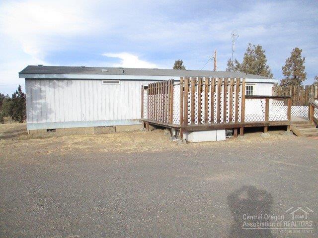 Price Reduced to $202,350.00 HUD Owned Home SOLD AS IS 3 bedroom 2 bath Manufactured Home on 4.85 acres only minutes from Bend OR. Bring your animals and all your toys to enjoy country living. Please visit HUDHomestore.com for more information or contact a REALTOR of your choice.