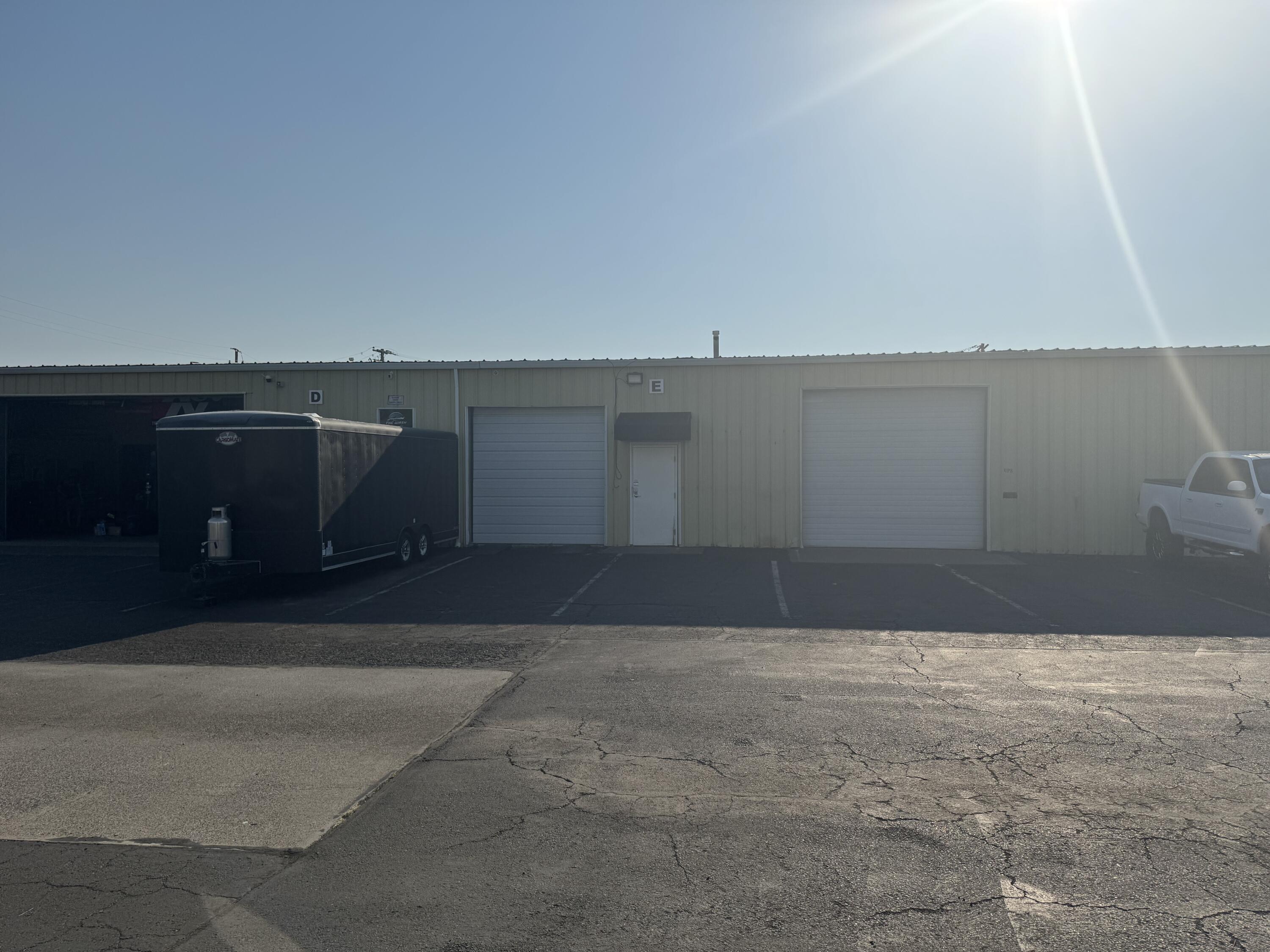 Versatile industrial space in Eagle Point. This unit offers ample storage for all your needs, with 24-hour access for convenience. The mezzanine office provides a bird's eye view of the workspace, with adjoining bathroom. With 200 AMP electrical service, this unit is equipped to handle all your power needs. Previously used for auto detail, this space is ideal for a variety of automotive or other businesses. This industrial shop space features a roll-up door for easy access and efficient workflow.