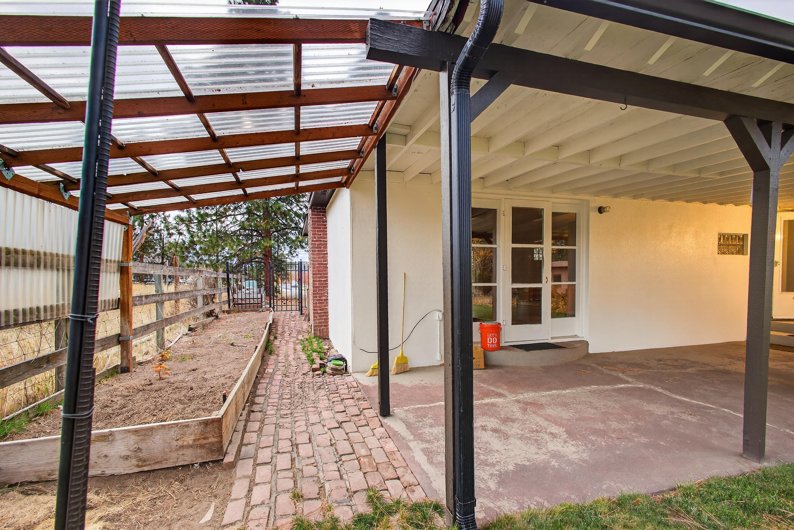 Ellis - Residential