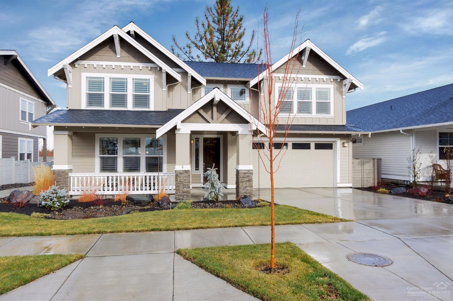 This home provides space for the activities of a busy family. There is a three-car garage w/ tandem bay, upstairs study and rec room, and a great layout suitable for entertaining on a grand scale. Soffits define the living area, adding a formal note while maintaining visibility and flow. Kitchen includes island & walk-in pantry. Upstairs rooms open to a central loft area. The spacious master suite includes soaking tub and separate shower, dual sinks, and walk-in closet. Fiber to home up to 1 gig broadband.
