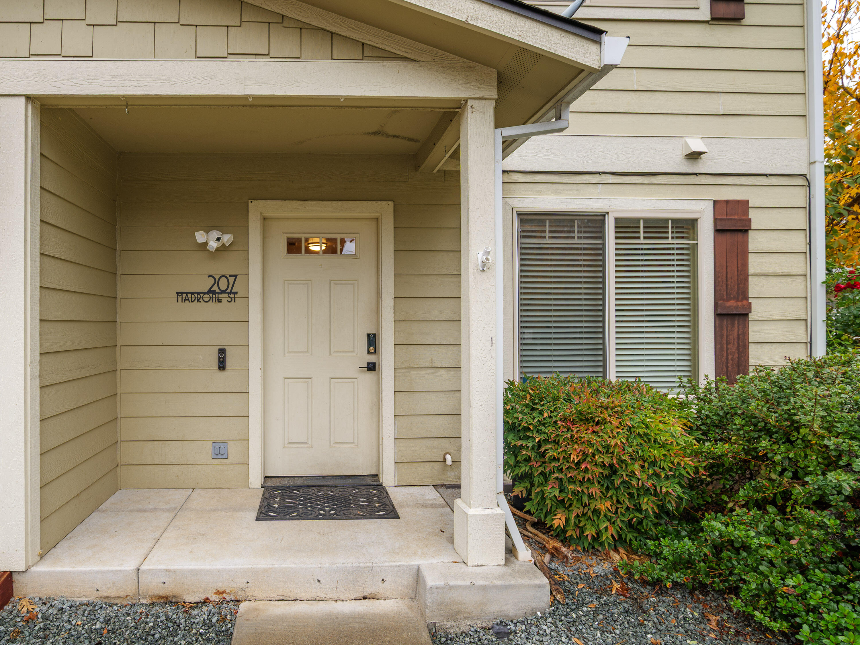 Madrone Villa Townhomes - Residential