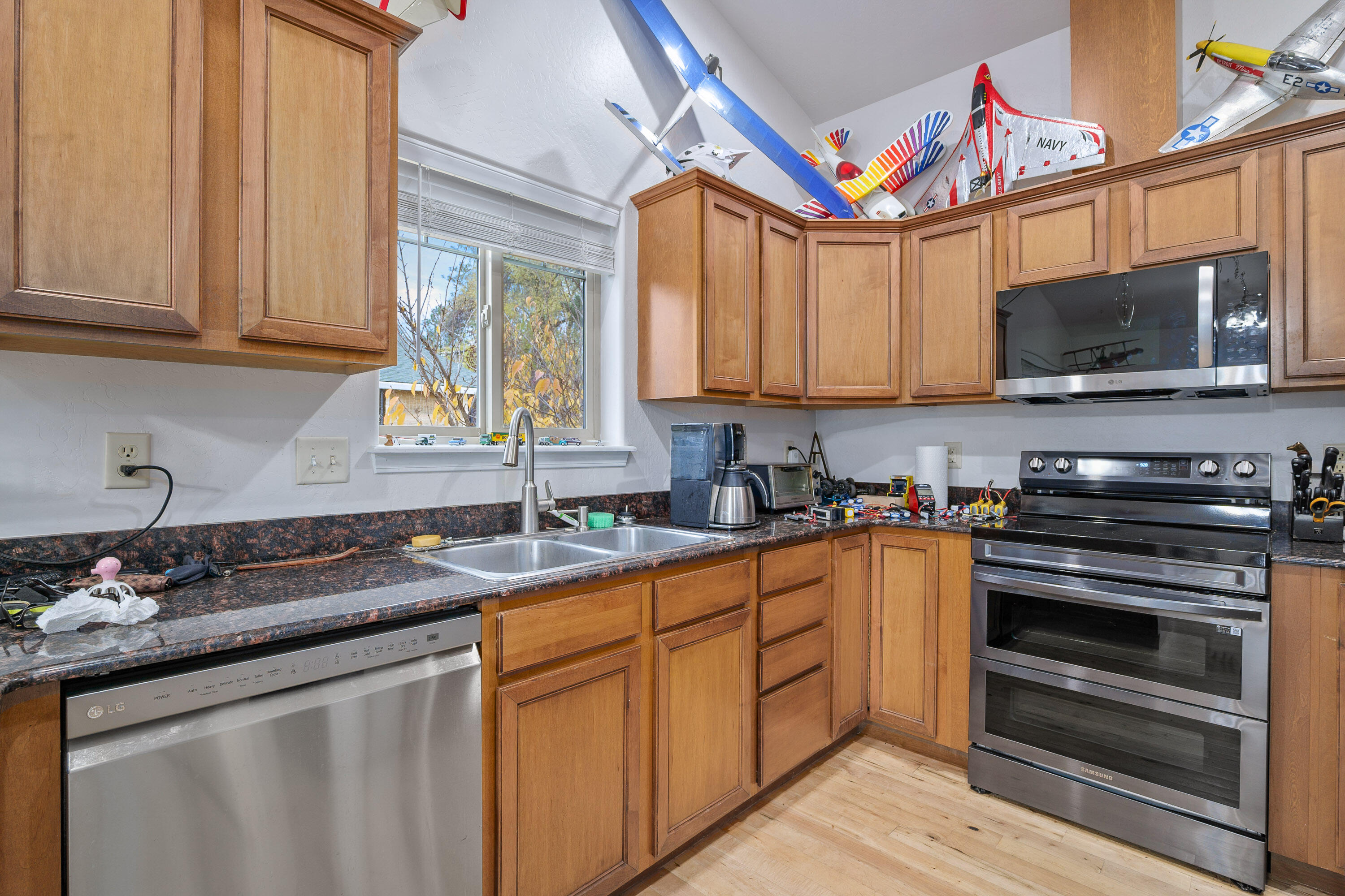 Madrone Villa Townhomes - Residential