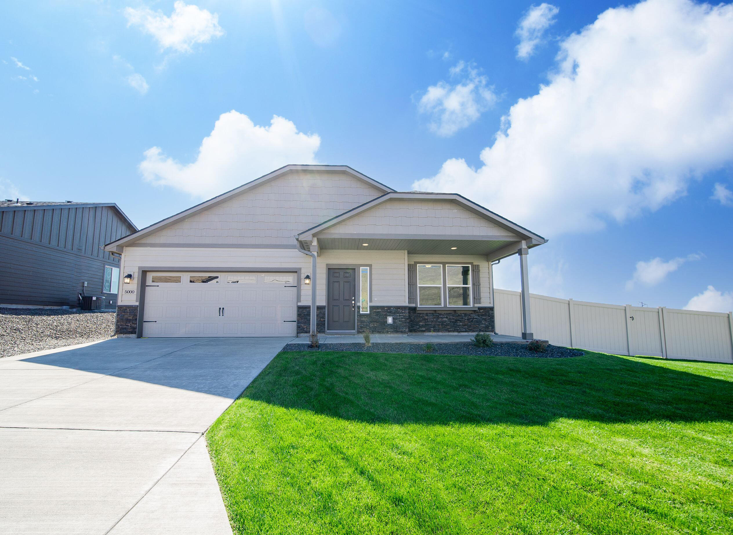 New Season, Big Savings! Get up to $20,000*. This homesite is located on a private cul-de-sac with fencing included. The 1574 square foot Hudson is an efficiently-designed, mid-sized single level home offering both space and comfort. The open kitchen is a chef's dream, with counter space galore, plenty of cupboard storage and a breakfast bar. The expansive living room and adjoining dining area complete this eating and entertainment space. The spacious and private main suite boasts a dual vanity bathroom, optional separate shower and an enormous closet. The other two sizeable bedrooms, one of which may be converted into a den or office, share the second bathroom and round out this well-planned home. Photos of similar home, inclusive features and upgraded options may vary.*