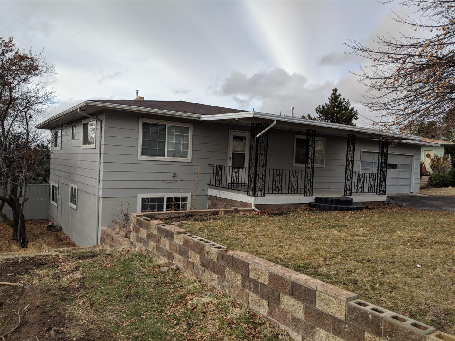 Come check out this large 6 bedroom, 3 bath home in the suburbs! This wonderful home has had some recent updates and is ready to go! Lots of space and large rooms with great views on a quiet street, this one is ready for your! Don't let this one get away.