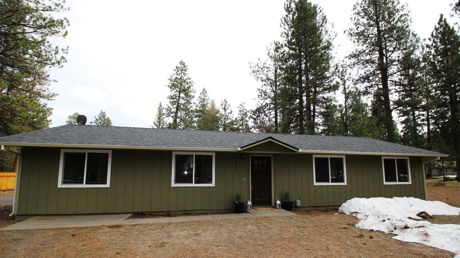 Located in between Sisters and Black Butte Ranch the Tollgate Community offers a community pool, tennis court and walking paths. Just 2 miles from Sisters and 20 minutes from Hoodoo rental properties in this area are in high demand. Recent updates include wood, tile and carpet floors, new appliances, tile shower. New roof on home and garage/workshop. Workshop has 220 power. Home has a large master suite with walk in closet.