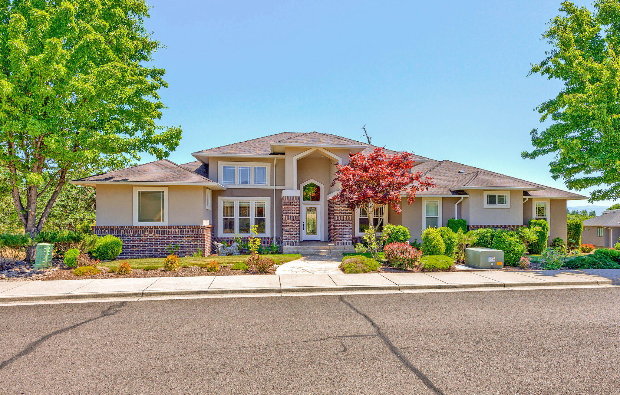 It is back on the market due to the roof. The good news is that the seller is going to put on a new roof and is currently getting bids. This 180-degree view of the course and mountains is just part of the package. The home is stunning, featuring a gourmet kitchen, a huge pantry, soaring ceilings, and a Spacious primary suite with his and her closets.
Everything about the home is beautiful, including the curb appeal and its location within the community. And my favorite is the amazing covered patio:)
**The taxes are a total of both properties**
The House is at 44 Pebble Creek Dr, and the lot is at 40 Pebble Creek Dr.