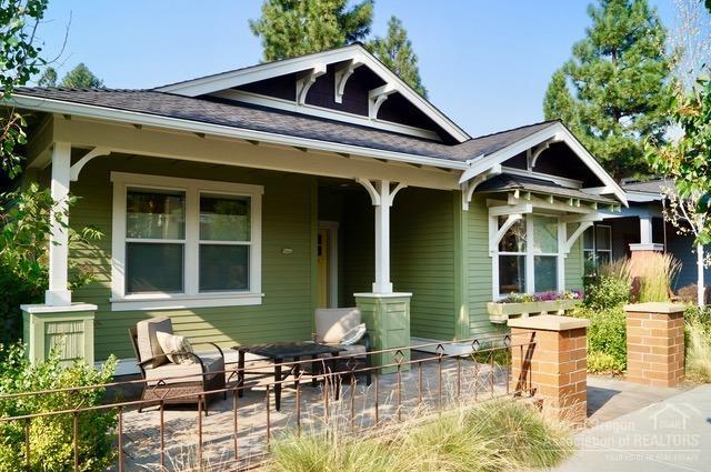 Darling Northwest Crossing cottage very close to the restaurants, shops, farmers market and park. Check out the double car garage PLUS a third toy storage with overhead door. This single level home has Fir doors throughout and 2 lovely patios for your outdoor enjoyment. A must see in NWX.